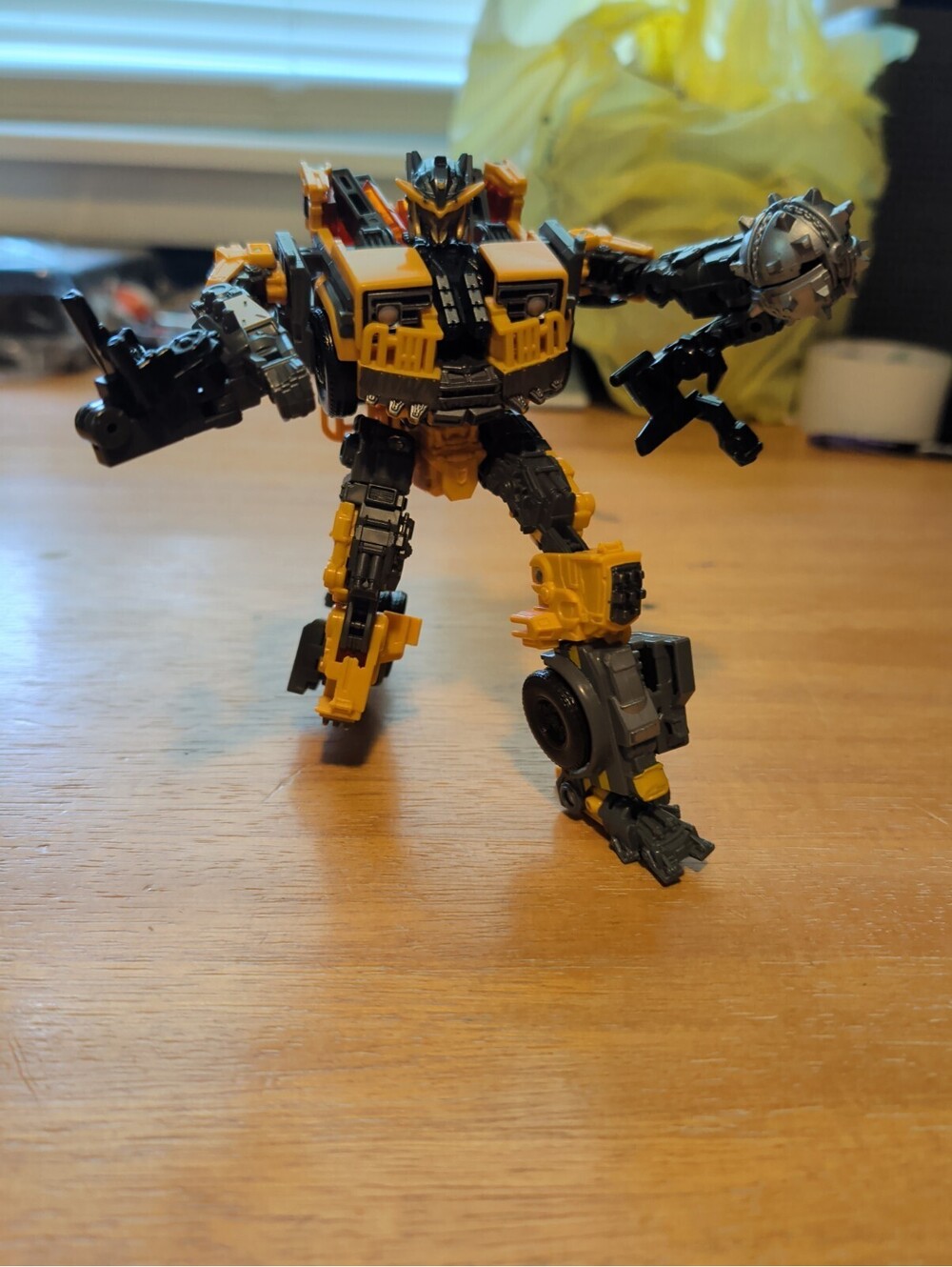 Transformers Studio Series 99 Battletrap Rise of The Beasts Voyager Class Hasbro
